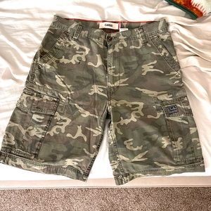 Bundle: Levi’s & Dickies Workwear shorts. Size 34.